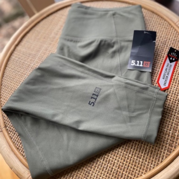5.11 Tactical Pants - 5.11 Tactical leggings size Large. PT-R MAX EFFORT LEGGING Sage green